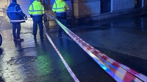 Ηράκλειο: Πτώση τμήματος του γείσου στο Μέγαρο Κοθρή – Αποκλείστηκε η οδός Επιμενίδου