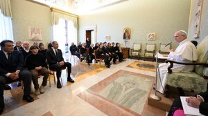 Ελβετία: O πάπας Λέων συναντήθηκε με συγγενείς των θυμάτων της τραγωδίας στο Κραν Μοντανά