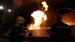 Υπό πλήρη έλεγχο η φωτιά στην περιοχή Καζάνια στο Πέραμα Αττικής