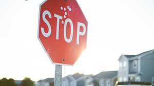 Η σήμανση STOP που δεν βλέπει κανείς και τα ατυχήματα που σημειώνονται συνεχώς