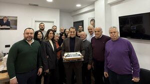 Μάξιμος Σενετάκης: Με συνεργάτες και φίλους η κοπή της πρωτοχρονιάτικης πίτας 