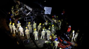 Ισπανία: Δύο ακόμη εκτροχιασμοί τρένων – Ενας νεκρός και 37 τραυματίες στο σοβαρότερο περιστατικό