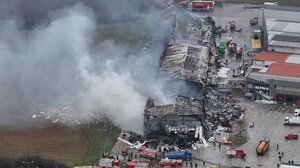 Τα πρώτα ευρήματα για την έκρηξη στο εργοστάσιο της Βιολάντα δείχνουν διαρροή αερίου