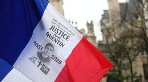 Η δολοφονία του Κεντάν Ντεράνκ στη Λυών πυροδοτεί νέα πολιτική θύελλα στη Γαλλία