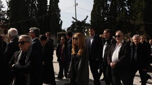 Πλήθος κόσμου στην κηδεία του Αναστάση Παπαληγούρα