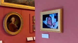 Διασυρμός δίχως τέλος για τον πρίγκιπα Άντριου: Ακτιβιστές κρέμασαν στο Λούβρο τη φωτογραφία της σύλληψής του