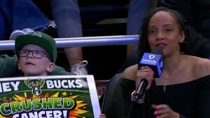 Viral το βίντεο του Αντετοκούνμπο με τον 6χρονο Μέισον που νίκησε τον καρκίνο