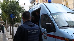 Βορίζια: Τρία ακόμα πρόσωπα ενώπιον της ανακρίτριας για το μακελειό - Φραστικό επεισόδιο έξω από τα δικαστήρια 