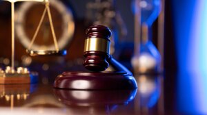 Βόλος: Καταδικάστηκε νεαρός που παρίστανε τον γιατρό και άρπαξε 10.000 ευρώ από ηλικιωμένη