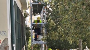 Ξεκίνησαν οι εργασίες στο Εργατικό Κέντρο Ηρακλείου μετά τις επικίνδυνες φθορές