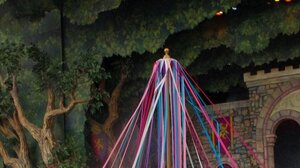 Κρητικό παραδοσιακό γαϊτανάκι και ξυλοπόδαρος με μπαλονοκατασκευές στο Πάρκο Γεωργιάδη