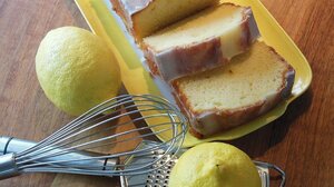 Εύκολο κέικ λεμονιού με γιαούρτι