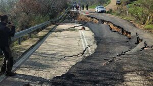 Ε.Ο. Πατρών – Τριπόλεως: Κατέρρευσε το τμήμα του δρόμου όπου είχε σημειωθεί καθίζηση