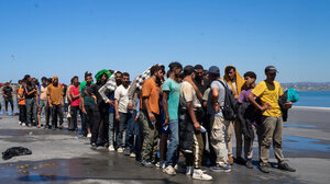 Δύο συλλήψεις για το διπλό καραβάνι μεταναστών στους Καλούς Λιμένες