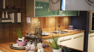 Τι αξίζει να έχουμε πάντα στο ντουλάπι: Τα τρόφιμα που μας λύνουν τα χέρια στο καθημερινό μαγείρεμα