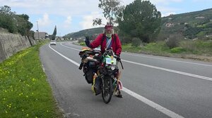 Κάνει τον γύρο της Ευρώπης με το ποδήλατό του - Το πέρασμα από την Κρήτη
