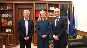 Η Πρέσβης της Ιρλανδίας στον Περιφερειάρχη Κρήτης