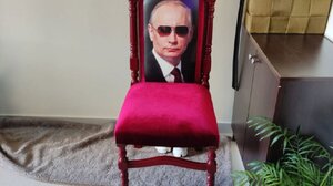 Ο «πρόεδρος», ο «Πούτιν» και η καρέκλα του: Πώς δρούσε το κύκλωμα με τα λαθραία τσιγάρα