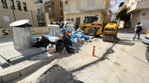 Οδός Πυράνθου: Κυκλοφοριακό χάος, μπάζα και απόγνωση των κατοίκων