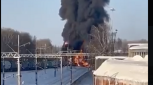 Εκτροχιασμός τρένου καυσίμων στη Ρωσία - Μεγάλη φωτιά στις σιδηροδρομικές γραμμές