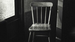 Πέταξε καρέκλα στον άντρα της αλλα του έκανε ... καλό