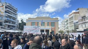 "Εκατοντάδες διαδηλωτές στους δρόμους" - Ανακοίνωση της Ένωσης Ιδιωτικών Υπαλλήλων