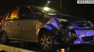 Σοβαρό τροχαίο στη Θεσσαλονίκη: Αυτοκίνητο «καρφώθηκε» στο φανάρι 