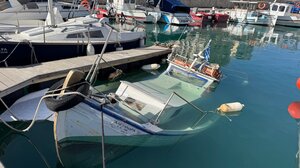 Ηράκλειο: Έμπασε νερά το παλιό καϊκι και βυθίστηκε