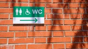 Ηράκλειο: Μαθητές πηγαίνουν τουαλέτα αφού υπογράψουν- Οι ζημιές έφεραν δραστικά μέτρα