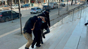 Ποινική δίωξη για ανθρωποκτονία με πρόθεση στον 23χρονο που μαχαίρωσε και σκότωσε τον 20χρονο