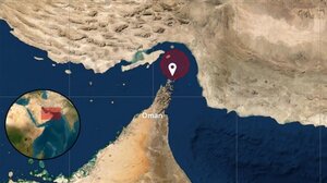 Πολλαπλά πλήγματα κατά εμπορικών πλοίων στον Περσικό Κόλπο - Ναυτικοί σε φλεγόμενο σκάφος