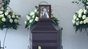 Ύστατο χαίρε στον Γιώργο Βότση: Πλήθος κόσμου στην πολιτική κηδεία του δημοσιογράφου