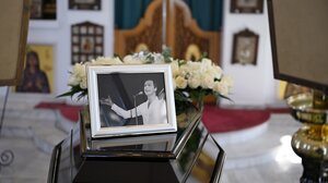 Σε κλίμα συγκίνησης το τελευταίο αντίο στο μεγάλο σόουμαν Γιώργο Μαρίνο