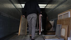 Η μπίζνα με τα πλαστά έργα τέχνης στο Κολωνάκι: Ενώπιον του εισαγγελέα το μεσημέρι ο γνωστός γκαλερίστας