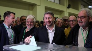 ΠΑΣΟΚ: Ψήφισε ο Νίκος Ανδρουλάκης - Μαζικά στις κάλπες οι σύνεδροι για τη νέα Κεντρική Επιτροπή