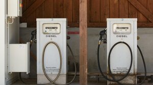 Η Ιταλία ενέκρινε προσωρινή μείωση στις τιμές των καυσίμων για 20 μέρες