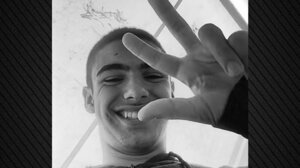 Οδύνη στο τελευταίο αντίο του 18χρονου Μάκη στον Πύργο: «Καλό ταξίδι παλικάρι μου» λένε οι γονείς του