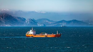 Reuters: Το πετρέλαιο κάνει άλμα 10% μετά το χτύπημα στο Ιράν, κοντά στα 80 δολάρια το Μπρεντ