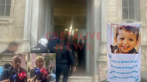 Δίκη Άγγελου: Τί δήλωσαν ο δικηγόρος του 45χρονου και η συνήγορος του βιολογικού πατέρα