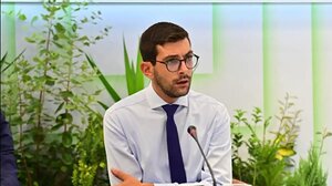 Συγκινεί ξανά ο δήμαρχος του Άη Στράτη: Η πρώτη φωτογραφία μετά το χειρουργείο για την αφαίρεση όγκου