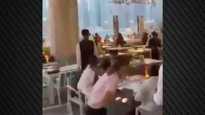 Ντουμπάι: Τουρίστες μπέρδεψαν το κανόνι του ιφτάρ με ιρανική επίθεση και άρχισαν να τρέχουν πανικόβλητοι