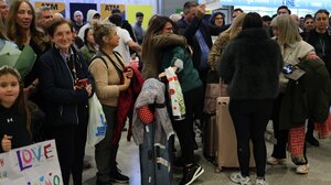 YΠΕΞ: Πάνω από 2.000 Έλληνες και 45 κατοικίδια επέστρεψαν από τη Μέση Ανατολή