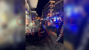 Ηράκλειο: Αυτοκίνητο παρέσυρε 27χρονη και «καρφώθηκε» σε βιτρίνα καταστήματος - Βίντεο και φωτογραφίες