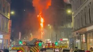 Μεγάλη πυρκαγιά σε κατάστημα στo κέντρο της Γλασκώβης – Δείτε βίντεο