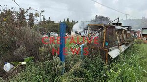 Φωτιά σε κοντέινερ στις Μαλάδες - Επί τόπου η Πυροσβεστική