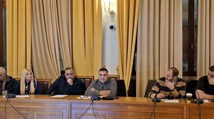 Μεταναστευτικό: "Έκρηξη" αφίξεων στην Κρήτη σε συνθήκες καλοκαιρίας - Τί είπε για τη χωροθέτηση των δομών ο Γιώργος Σφακιανάκης