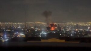 Διακόπηκε η μετάδοση της ιρανικής κρατικής τηλεόρασης - Στόχος πληγμάτων έγινε η έδρα της στην Τεχεράνη