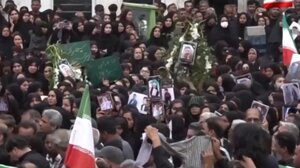 Ιράν: Θρήνος στις κηδείες των μαθητριών που σκοτώθηκαν σε βομβαρδισμό σχολείου - Βίντεο