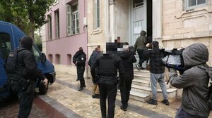 Κύκλωμα με αλλοδαπούς: ελεύθεροι με όρους όλοι οι «εικονικοί εργοδότες», στη φυλακή ο Σαντάμ