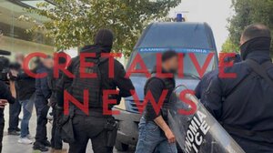 «Δεν είσαι μοναχός… έχω 20-30 νομάτους»: Οι αποκαλυπτικές συνομιλίες του φερόμενου αρχηγού